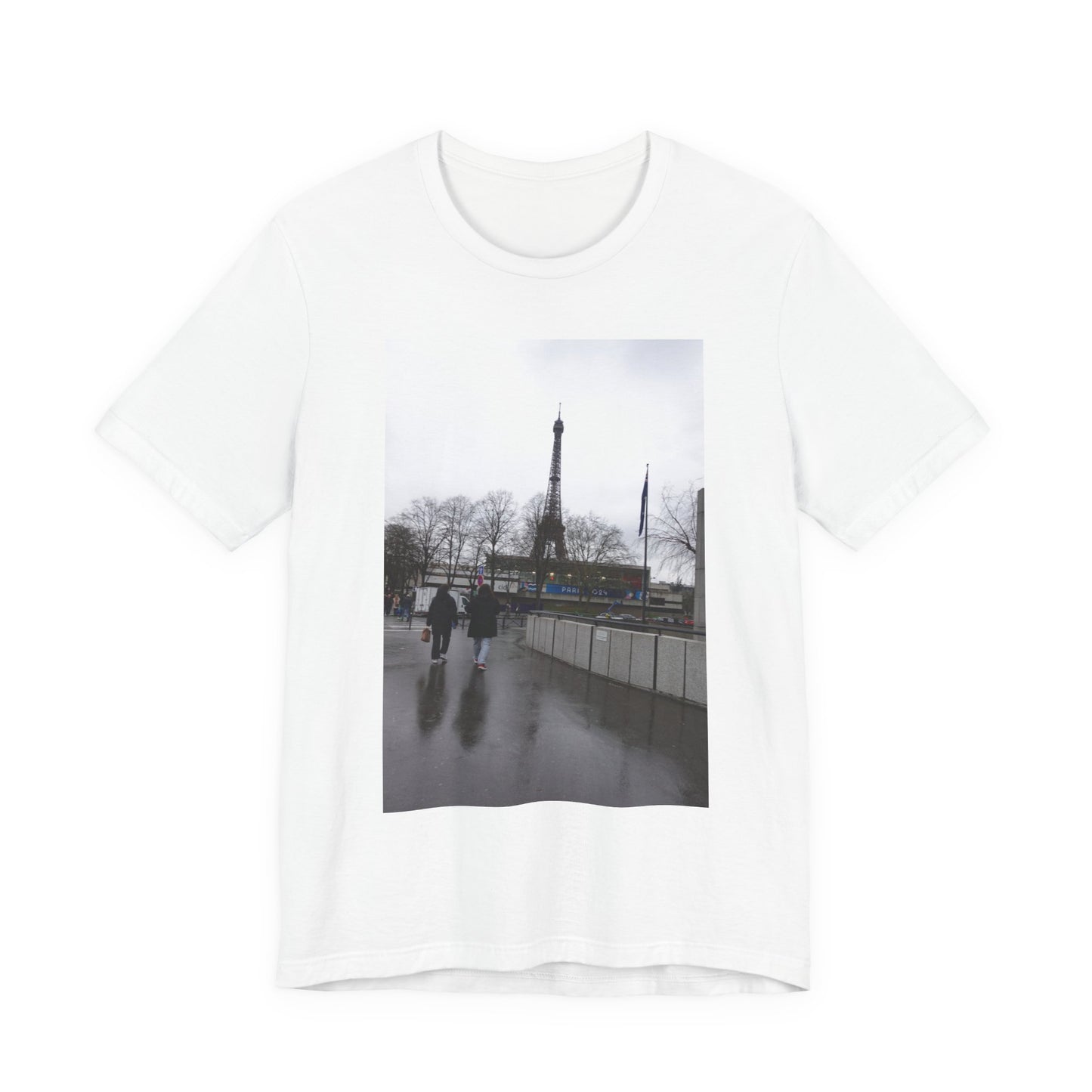 Eiffel Tower Graphic Tee - Casual Wear, Travel Souvenir, Gift for Travelers, Unisex T-Shirt, Eiffel Tower Lovers